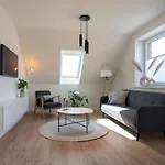 Kuestenbutze - Modernes Fuer 2 Mit Vollausgestatteter Kueche- Balkon- Ne By Interhome *