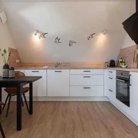 Kuestenbutze - Modernes Fuer 2 Mit Vollausgestatteter Kueche- Balkon- Ne By Interhome Appartement Mildstedt