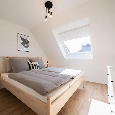 Kuestenbutze - Modernes Fuer 2 Mit Vollausgestatteter Kueche- Balkon- Ne By Interhome *