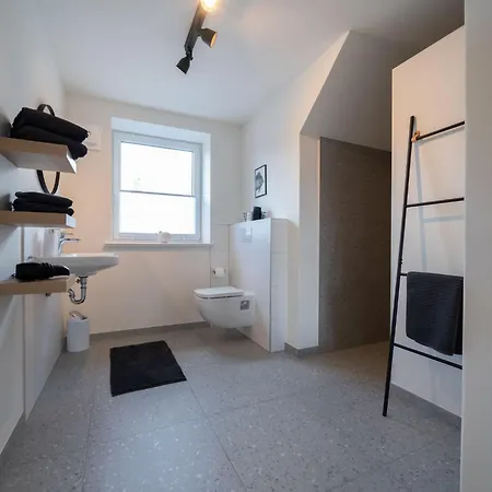 Kuestenbutze - Modernes Fuer 2 Mit Vollausgestatteter Kueche- Balkon- Ne By Interhome *