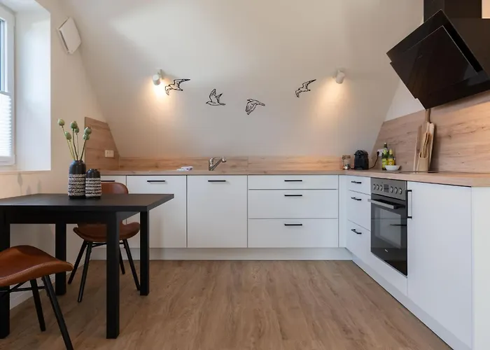 Kuestenbutze - Modernes Fuer 2 Mit Vollausgestatteter Kueche- Balkon- Ne By Interhome Apartman Mildstedt
